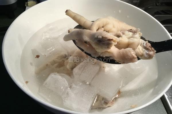 泡椒凤爪的做法图解5