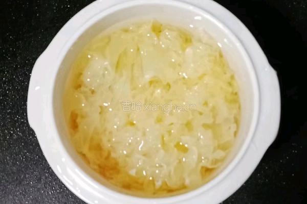 金桔红枣银耳汤 (宝宝辅食）的做法图解1