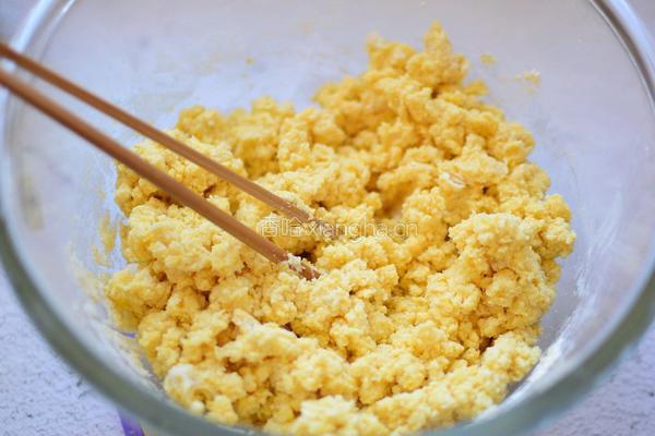 玉米面豆渣饼的做法图解2