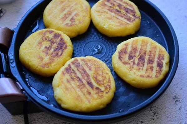 玉米面豆渣饼的做法图解8