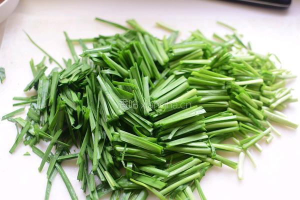韭菜炒鸡蛋的做法图解2
