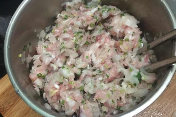 萝卜香葱肉馅水饺的做法图解4