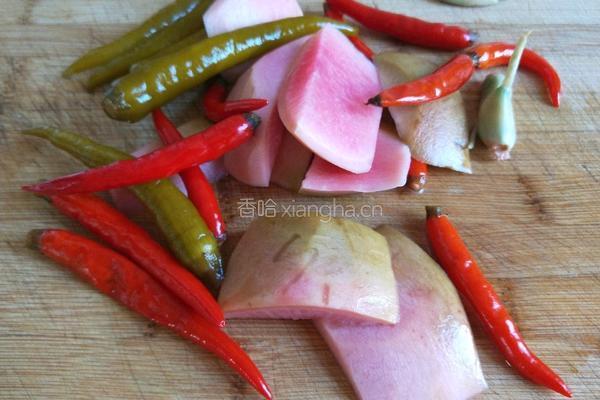 北京特色菜 泡菜炒肉末的做法图解2