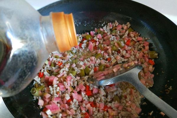 北京特色菜 泡菜炒肉末的做法图解10