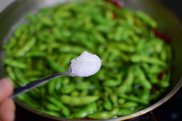 香辣煮毛豆的做法图解2