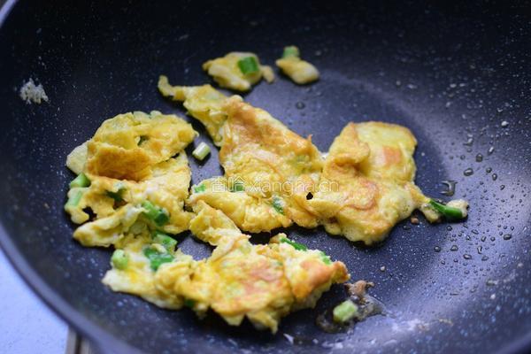 辣椒炒鸡蛋的做法图解5