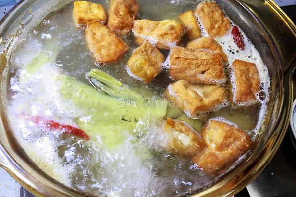 牛尾巴鱼白菜豆腐泡汤的做法图解8