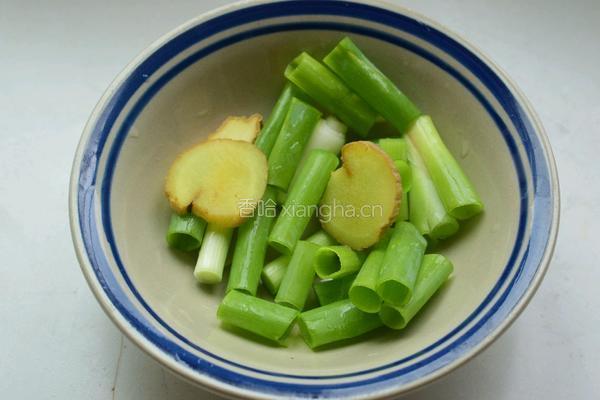 大骨头炖豆角的做法图解3
