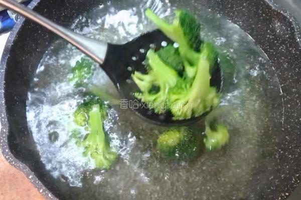粤式—西兰花炒虾仁的做法图解6
