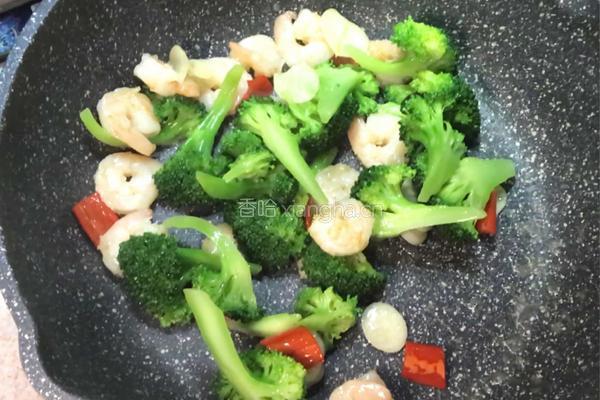 粤式—西兰花炒虾仁的做法图解11