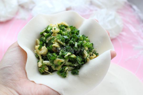 韭菜虾皮鸡蛋馅饼的做法图解6