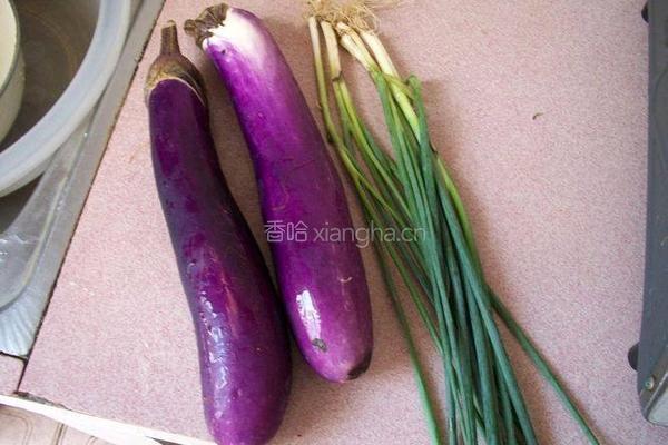 手撕茄子的做法图解1