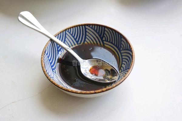 响油黄瓜卷的做法图解4