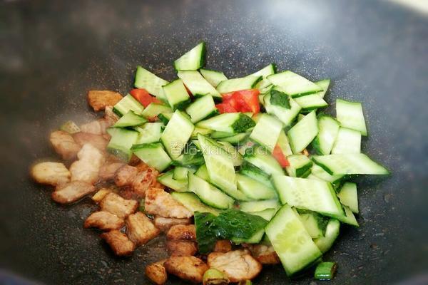 黄瓜炒肉的做法图解4