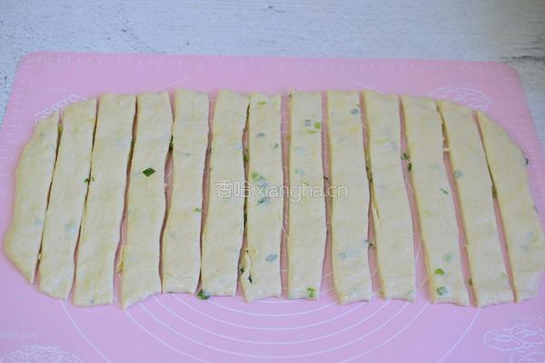 葱花小油条的做法图解3