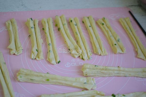 葱花小油条的做法图解7