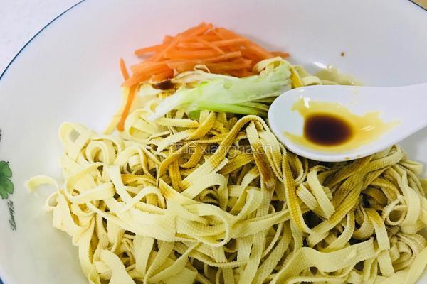 凉拌干豆腐丝的做法图解5