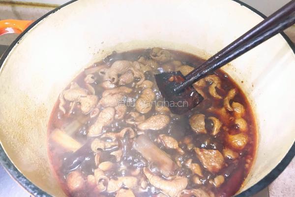 川式-胡萝卜红烧肥肠的做法图解16