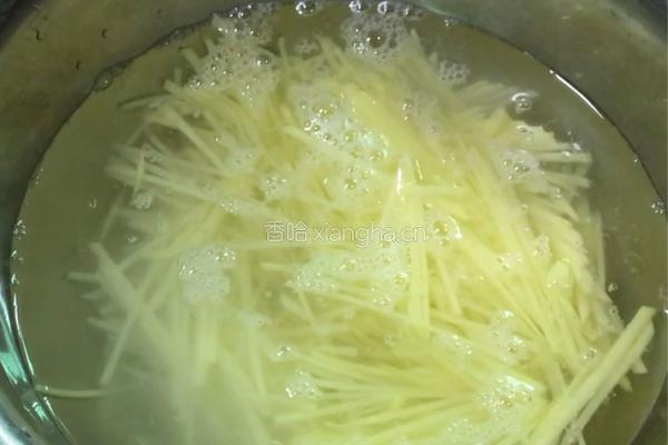 川式-双椒土豆丝的做法图解2