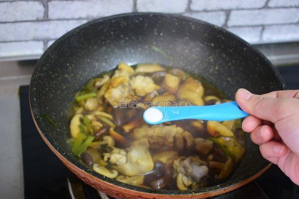 鸡腿炖香菇的做法图解11