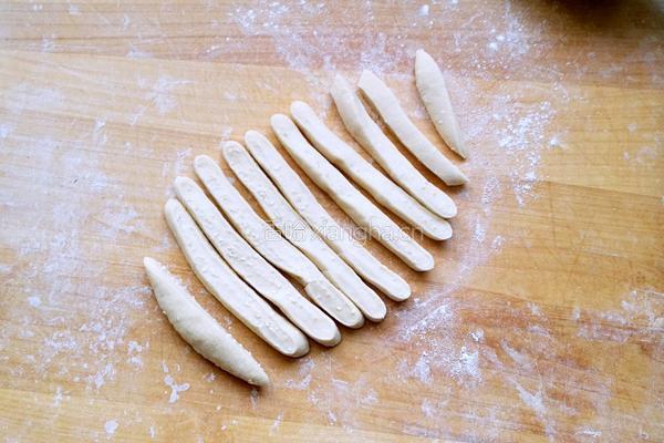 酥软小麻花的做法图解4