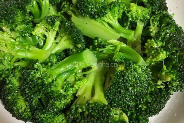 蒜香肉盖浇西兰花的做法图解4