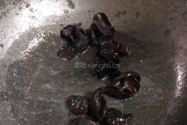 瘦肉炒通心粉的做法图解3