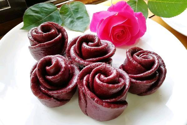 桑椹果渣玫瑰花馒头