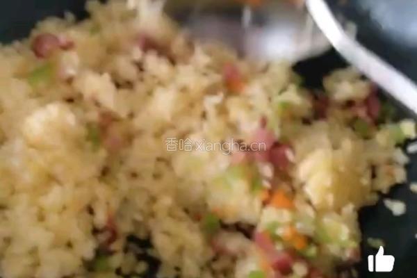 腊肉什锦炒饭的做法图解3
