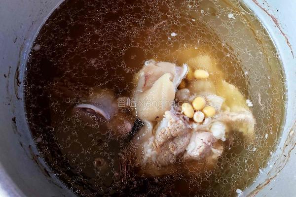 猪蹄黄豆汤的做法图解6