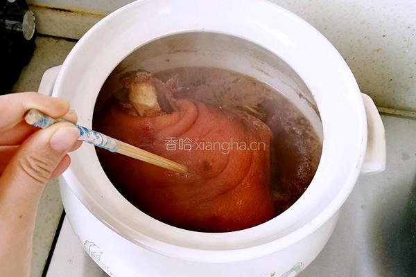 红烧肘子的做法图解9