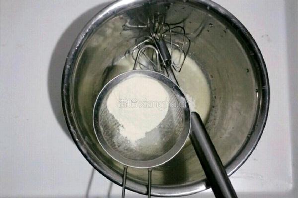 奶油草莓小贝的做法图解3