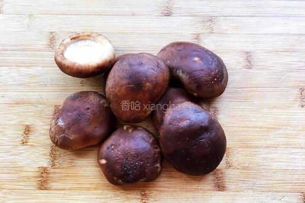 炸香菇的做法图解1