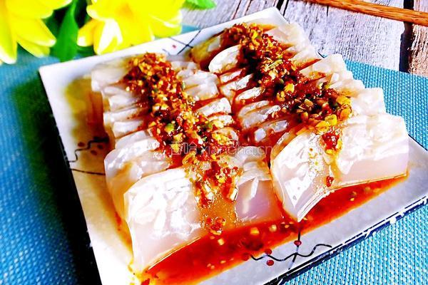 凉拌皮冻的做法图解1