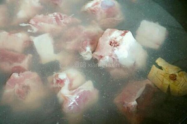 萝卜排骨汤的做法图解3