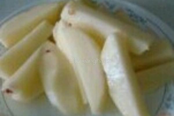 土豆块炖猪肉的做法图解1