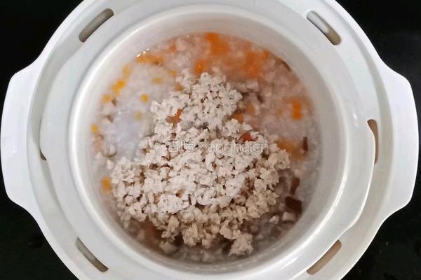 胡萝卜香菇鸡肉粥 (宝宝辅食）的做法图解10