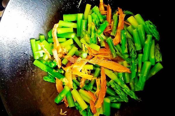 腊肉芦笋的做法图解12