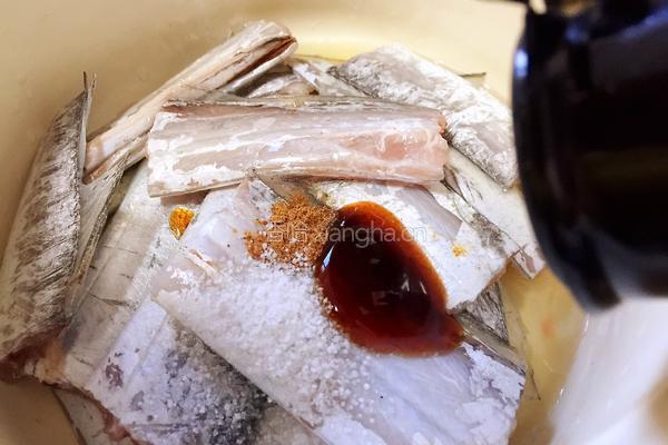 煎带鱼的做法图解5