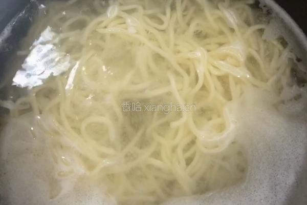 五彩炒拉面的做法图解2