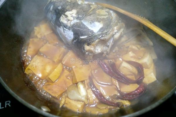 红烧鱼头焖豆腐的做法图解8
