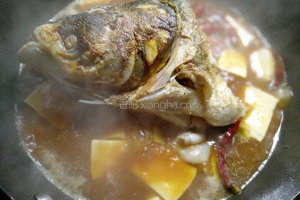红烧鱼头焖豆腐的做法图解7