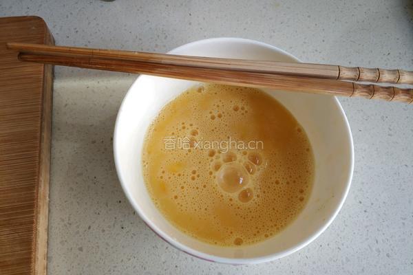 鲜蘑炒鸡蛋的做法图解3