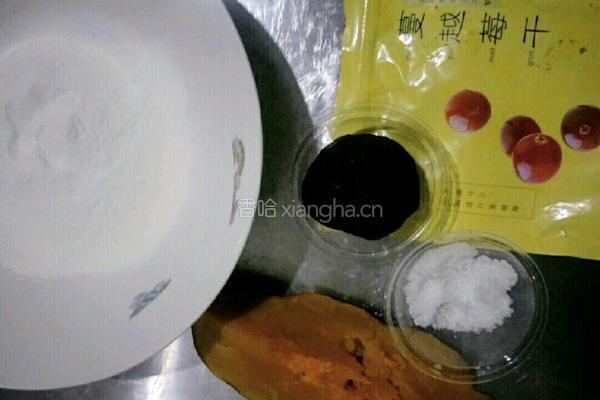 南瓜糯米豆沙包的做法图解1