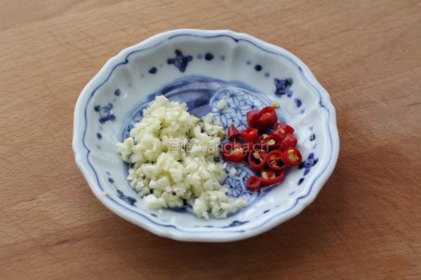腰果炝芹菜的做法图解5
