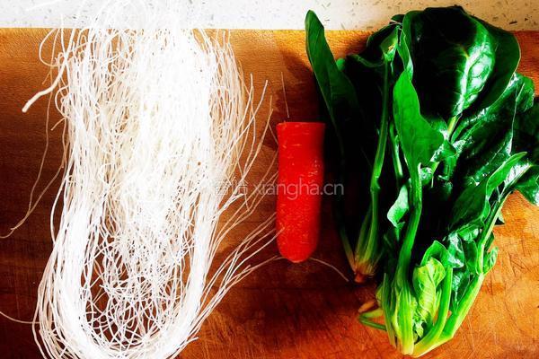 凉拌菠菜粉丝的做法图解1