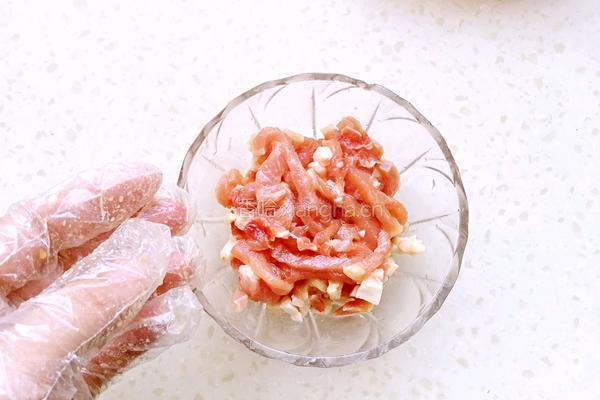 蒜苔炒肉的做法图解2