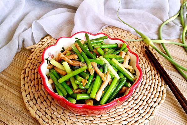 蒜苔炒肉的做法图解10