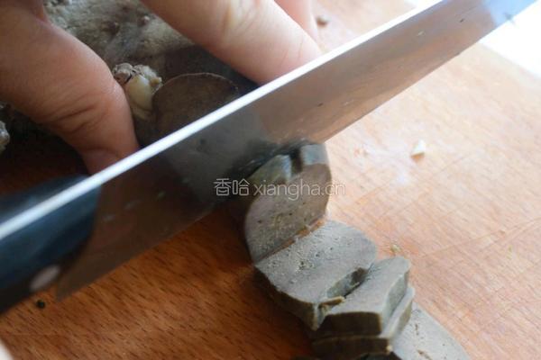 凉拌菠菜猪肝的做法图解3