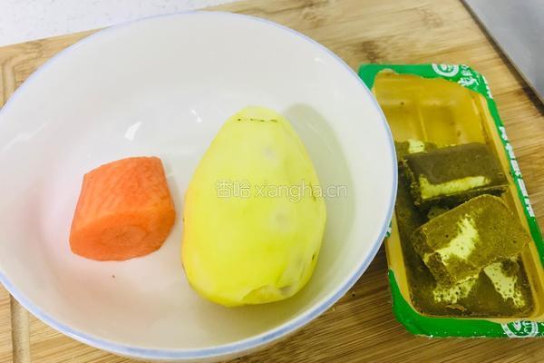 土豆咖喱饭的做法图解1